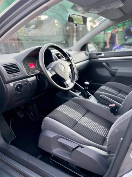 Tirane, shes makine Volkswagen Golf 5 Benzine/Gaz Viti 2008, 3800 €