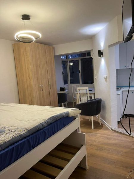Tirane, jepet me qera apartament Kati 3, 300 Euro (Ali Visha)
