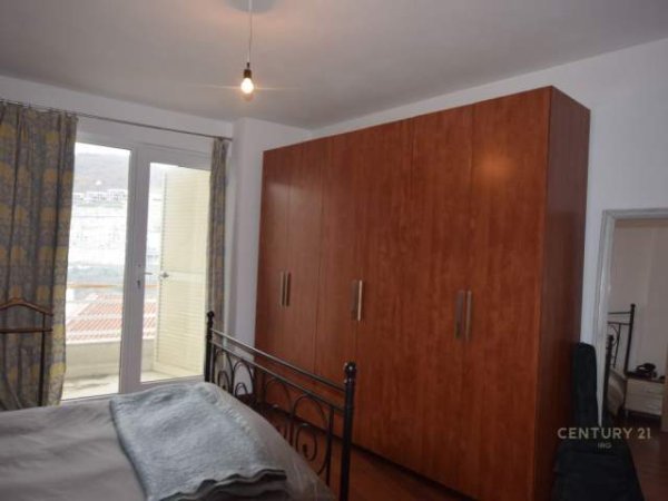 Apartament 3+1+2 ne Rezidencen Kodra e Diellit, Kati 2, 189 m² 240.000 Euro