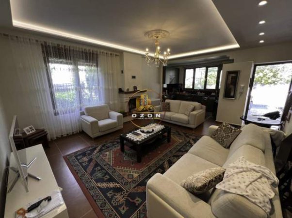 Tirane, jepet me qera Vile 3 Katshe Kati 0, 200 m² 1.500 Euro (TEG)