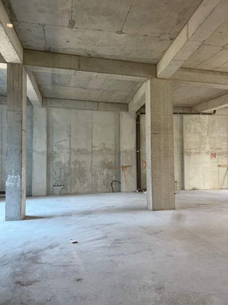 Tirane, jepet me qera ambjent biznesi Kati 1, 400 m² 6.200 Euro (Rruga e Barrikadave)