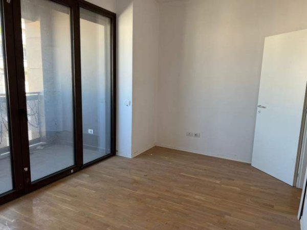 Tirane, shitet apartament 2+1 Kati 8, 117 m² 223.000 Euro (Rruga e Barrikadave)