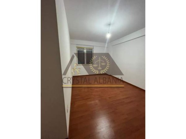 Tirane, jepet me qera apartament 2+1+BLK Kati 5, 90 m² 40.000 Leke (Rruga Ndre Mjeda)