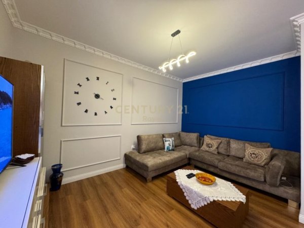 Tirane, jepet me qera apartament 2+1 Kati 3, 79 m² 600 € (Rruga e Dibres)
