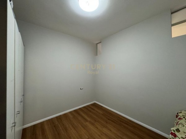 Tirane, jepet me qera apartament 2+1 Kati 3, 79 m² 600 € (Rruga e Dibres)