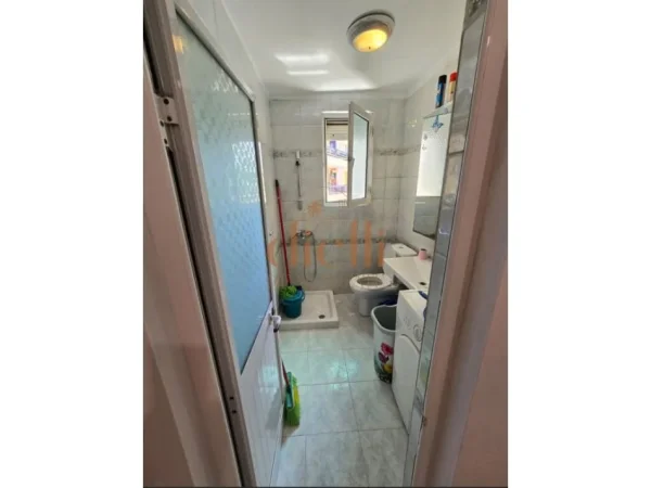 Tirane, shitet apartament 1+1+Aneks Kati 3, 50 m² 88.000 € (Rruga Hoxha Tahsim)