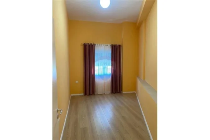 Tirane, jepet me qera 2+1 Kati 0, 93 m² 600 € (JEPET APARTAMENT ME QIRA TEK KODRA E DIELLIT)