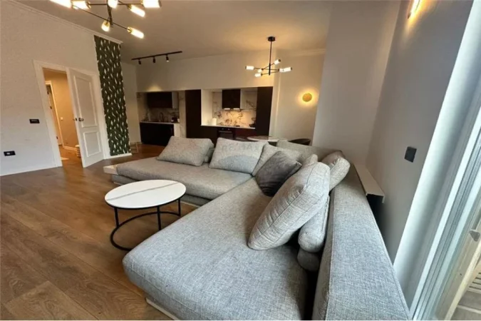Tirane, jepet me qera 2+1 , 140 m² 2.000 € (JEPET ME QIRA APARTAMENT LUKSOZ PRANE COIN!)