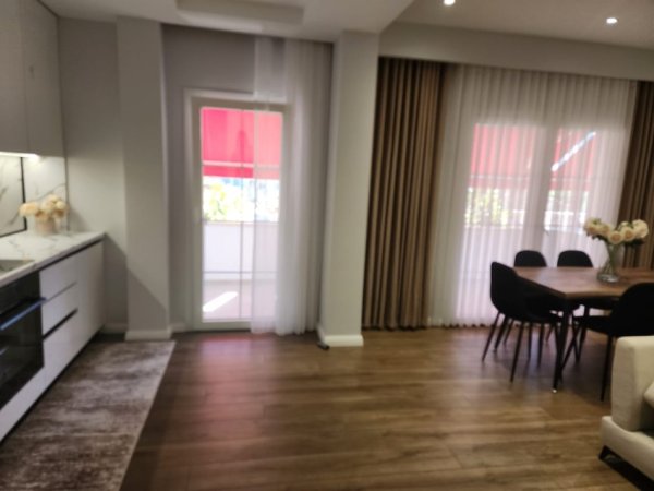 Tirane, jepet me qera apartament 1+1+Aneks+Ballkon Kati 2, 110 m² 830 € (Rruga e Durresit)