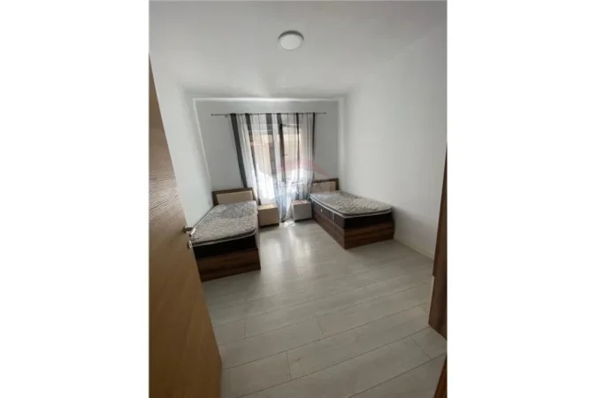 Tirane, jepet me qera apartament 2+1 Kati 2, 99 m² 600 € (APARTAMENT 2+1+2 ME QIRA TEK LIQENI I THATE)