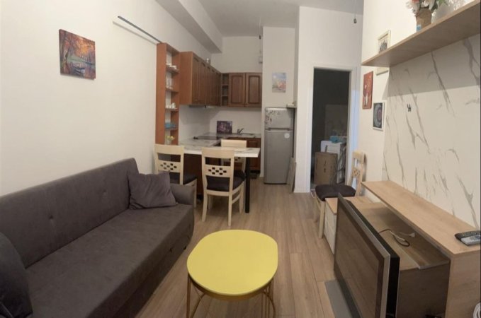 Tirane, jepet me qera apartament 1+1+Ballkon Kati 7, 50 m² 350 € (Ali demi ,kompleksi mangalem 21)