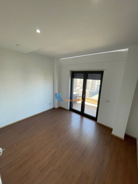 Tirane, jap me qera zyre Kati 7, 132 m² 1.200 € (Rrethrrotullimi i Zogut te Zi)