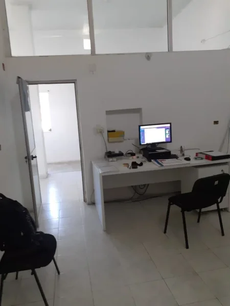 Tirane, jepet me qera Kati 2, 360 m² 750 € (Sauk)