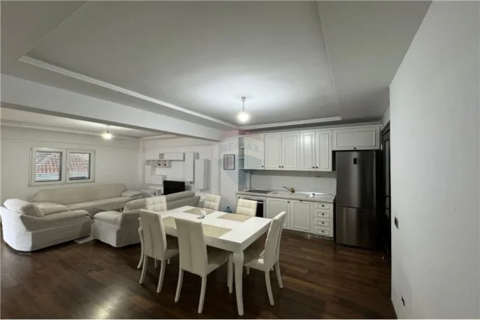Tirane, jepet me qera apartament 2+1+Ballkon Kati 2, 120 m² 500 € (dritan hoxha)