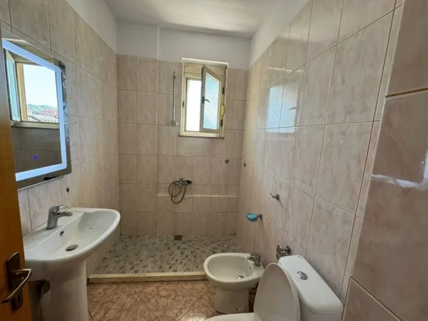 Tirane, shitet apartament 2+1+Aneks+Ballkon Kati 6, 94 m² 132.000 € (teodor keko)