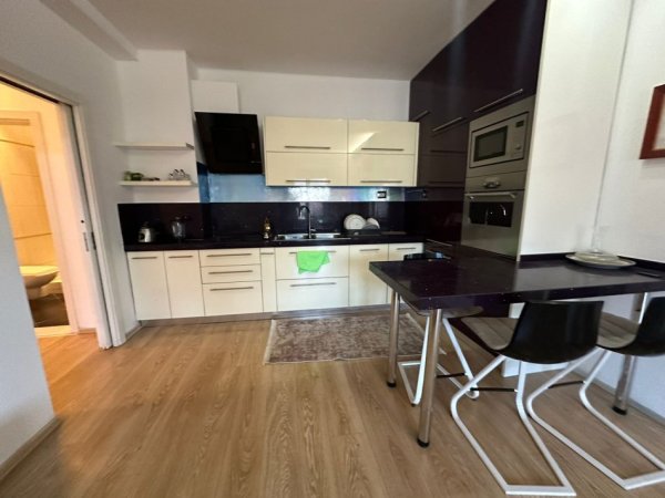 Tirane, jepet me qera apartament 2+1+Aneks+Ballkon Kati 7, 101 m² 500 €