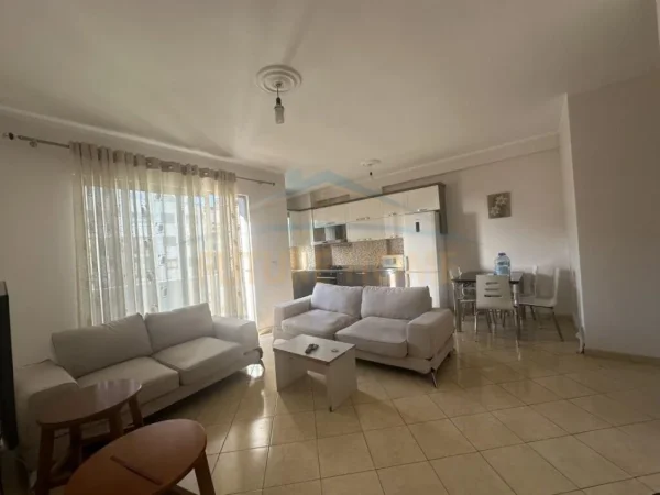 Tirane, jepet me qera apartament 2+1+Ballkon , 400 € (Unaza e Re)
