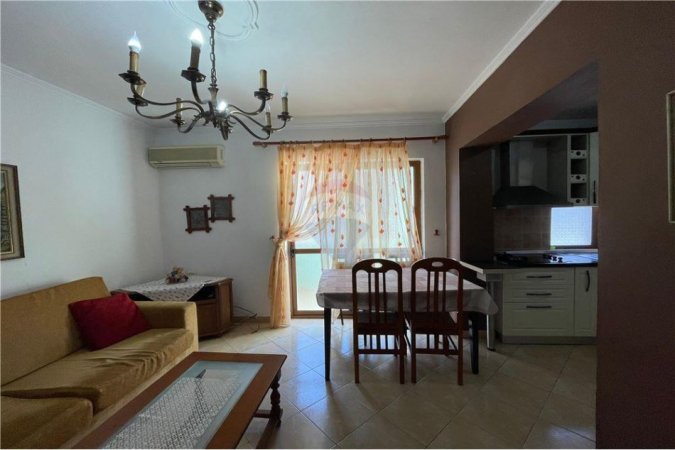 Tirane, jepet me qera apartament 1+1 Kati 4, 450 € (Rruga &quot;Endri Keko&quot;)