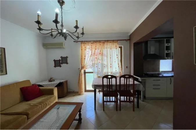 Tirane, jepet me qera apartament 1+1 Kati 4, 450 € (Rruga "Endri Keko")