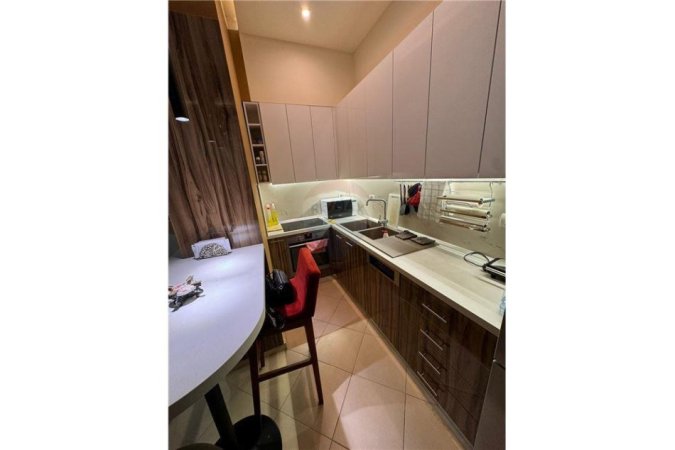 Tirane, jepet me qera apartament 1+1+Ballkon , 70 m² 600 € (bill klinton - Komuna e Parisit)