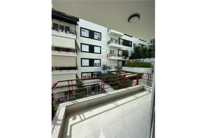 Tirane, jepet me qera apartament 2+1+Aneks+Ballkon Kati 2, 100 m² 500 € (Liqeni i Thatë)