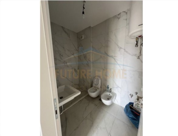 Tirane, shitet apartament 2+1+2 Kati 7, 87 m² 150.000 € (Porcelan)