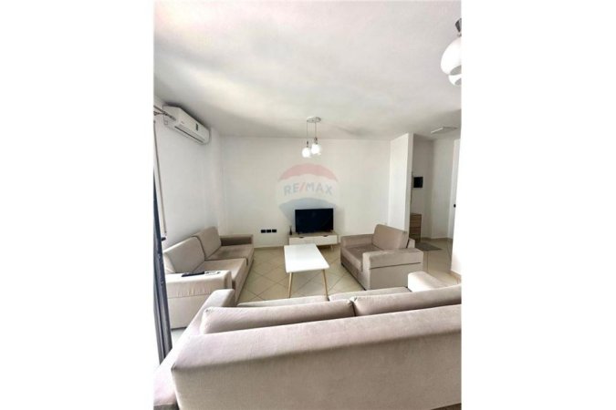 Tirane, jepet me qera apartament 2+1 Kati 2, 105 m² 650 € (Rruga Kosovarve)