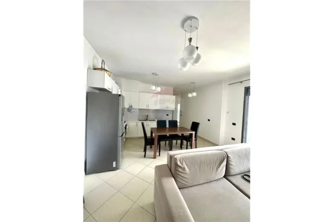 Tirane, jepet me qera apartament 2+1 Kati 2, 105 m² 650 € (Tirana e Re - Rruga e Kosovareve)