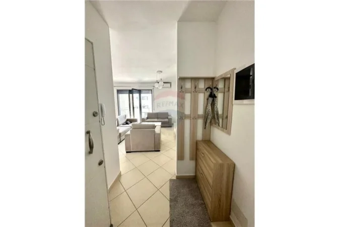 Tirane, jepet me qera apartament 2+1 Kati 2, 105 m² 650 € (Tirana e Re - Rruga e Kosovareve)
