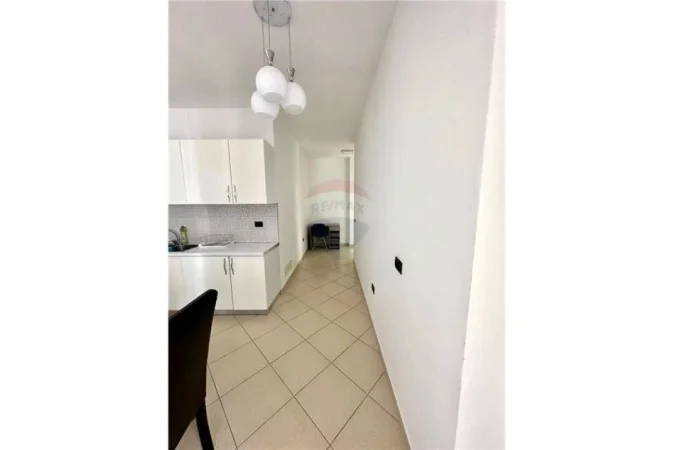 Tirane, jepet me qera apartament 2+1 Kati 2, 105 m² 650 € (Tirana e Re - Rruga e Kosovareve)
