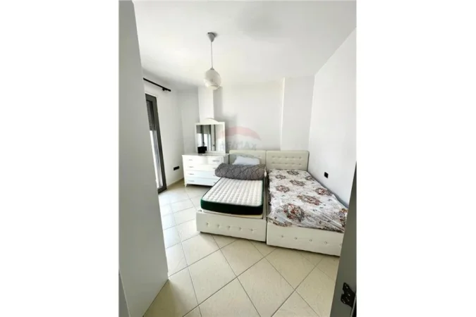 Tirane, jepet me qera apartament 2+1 Kati 2, 105 m² 650 € (Tirana e Re - Rruga e Kosovareve)