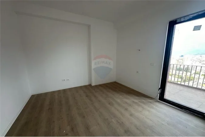 Tirane, jepet me qera zyre Kati 15, 114 m² 1.200 € (Rruga e Kavajës)