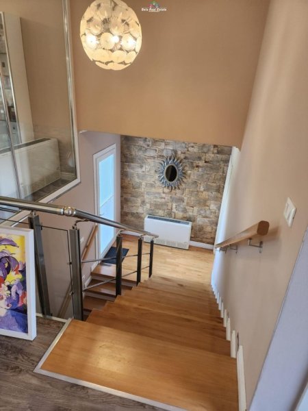 Tirane, jepet me qera Vile 2 Katshe Kati 1, 250 m² 2.000 € (teg)