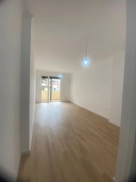 Tirane, shitet garsonier Kati 5, 40 m² 85.000 € (Rruga Elbasanit)