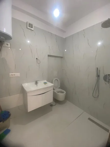 Tirane, shitet garsonier Kati 5, 40 m² 85.000 € (Rruga Elbasanit)