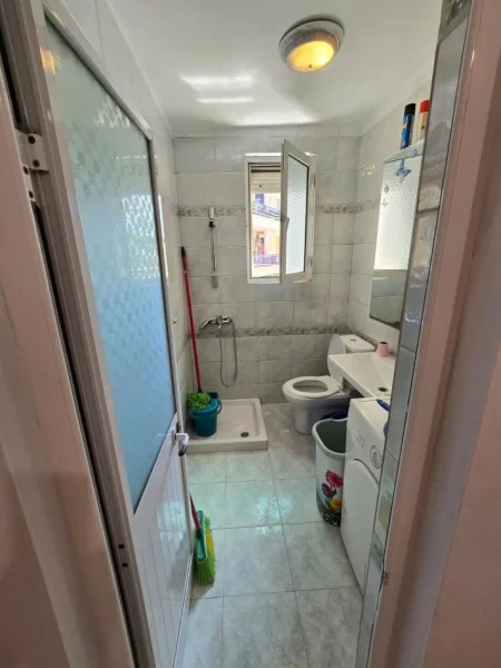 Tirane, shitet 1+1 Kati 3, 51 m² 88.000 € (Pazari i Ri)