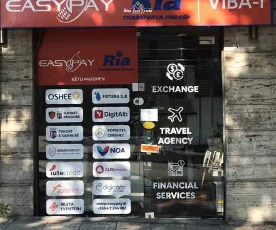 Tirane, jepet me qera dyqan Kati 0, 40 m² 550 € (xhamllik)