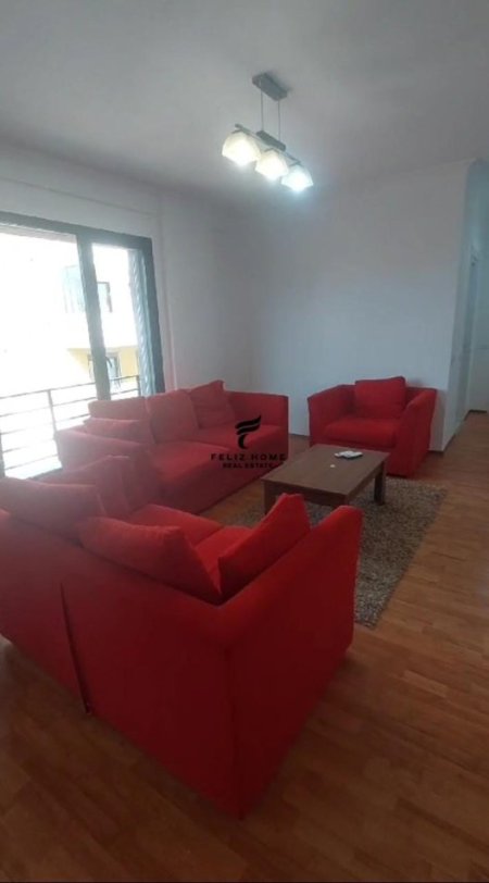 Tirane, jepet me qera apartament 2+1 Kati 5, 85 m² 700 € (RRUGA MINE PEZA)