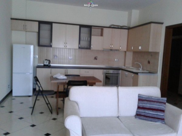 Tirane, jepet me qera 2+1 Kati 2, 100 m² 350 € (sauk)