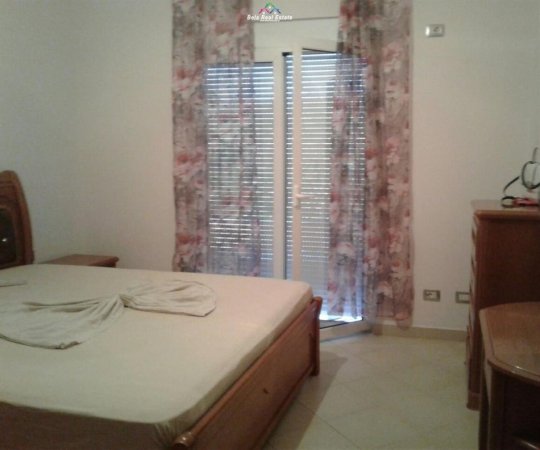 Tirane, jepet me qera 2+1 Kati 2, 100 m² 350 € (sauk)