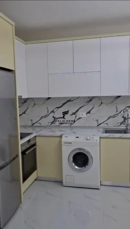 Tirane, jepet me qera apartament 2+1 Kati 5, 85 m² 700 € (MINE PEZA)