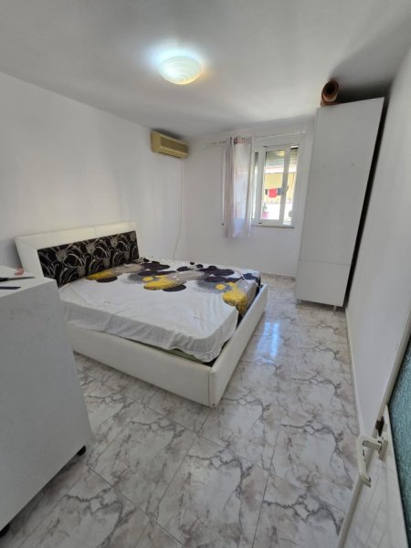 Tirane, shitet apartament 1+1 Kati 3, 50 m² 88.000 € (Pazari i ri)