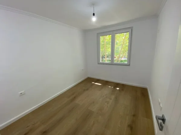 Tirane, shitet apartament 2+1 Kati 3, 62 m² 160.000 € (Ish Ekspozita)