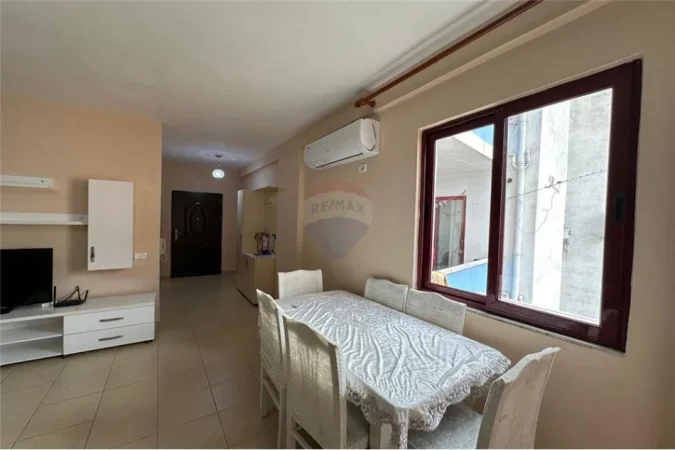 Tirane, shitet apartament 1+1 Kati 3, 75 m² 83.000 € (Fresku)