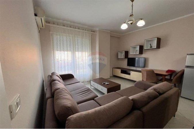 Tirane, jepet me qera apartament 1+1 Kati 2, 65 m² 500 € (komuna parisit)