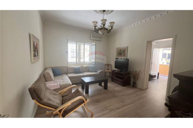Tirane, jepet me qera apartament 2+1 Kati 2, 95 m² 600 € (myslym shyri)