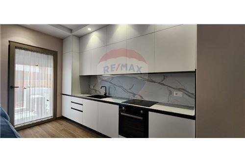 Tirane, jepet me qera apartament 1+1 Kati 3, 70 m² 650 € (Kompleksi Delijorgji, Shqipëri)