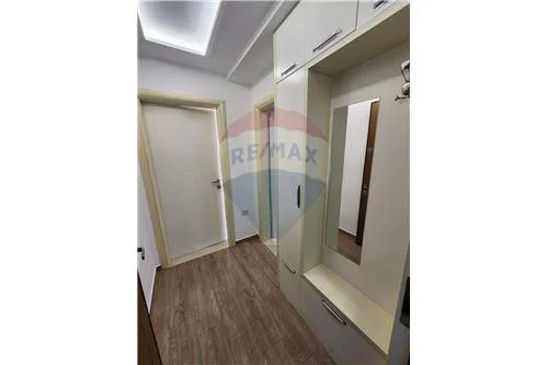 Tirane, jepet me qera apartament 1+1 Kati 8, 56 m² 550 € (Rruga e Kavajës, Shqipëri)