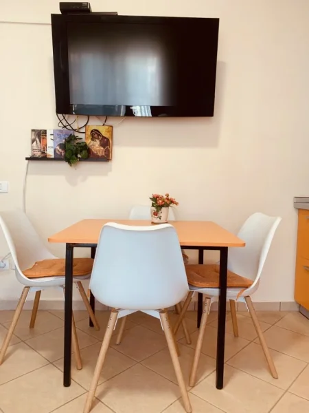 Golem, apartament Rruga e Gjuzve Pallati 12 Shkalla 1