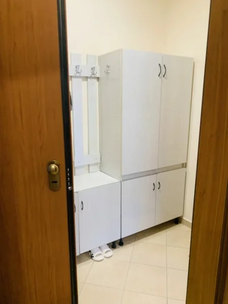 Golem, apartament Rruga e Gjuzve Pallati 12 Shkalla 1